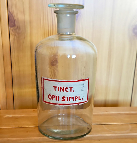 Apothekerflasche aus glas mit - aus,