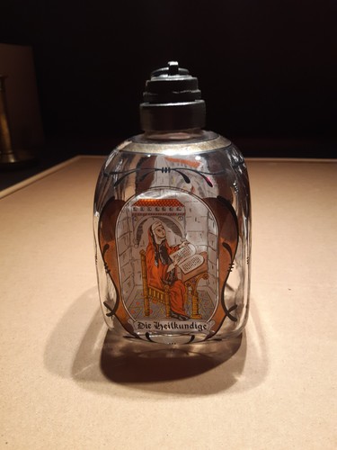 Eine apothekerflasche mit - apothekerflasche,