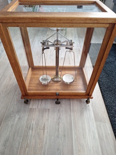 Antike apotheken waage aus den - antike,