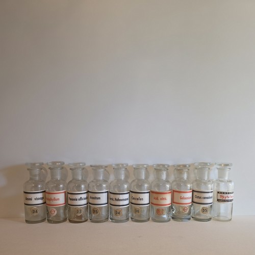 Kleine apothekergläser mit - kleine,
